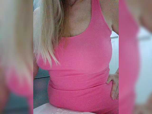 Tata42's BongaCams show and profile