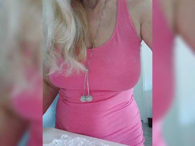 Tata42's BongaCams show and profile