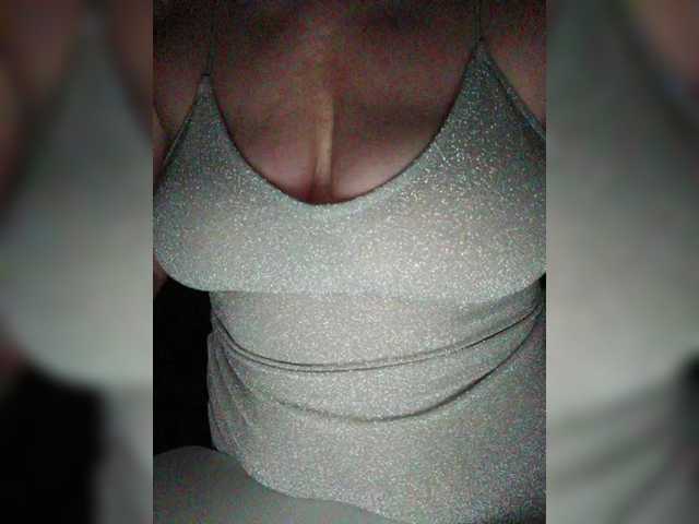 Tata42's BongaCams show and profile