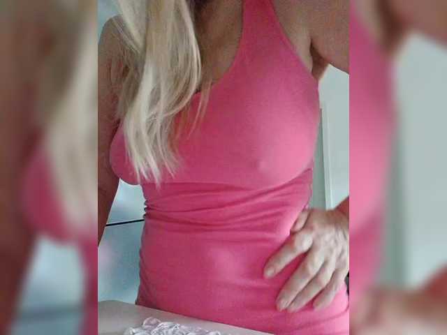 Tata42's BongaCams show and profile