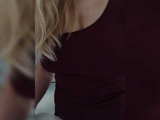 Tata42's BongaCams show and profile