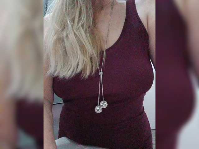 Tata42's BongaCams show and profile