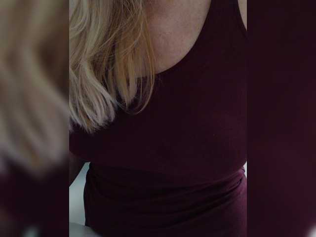 Tata42's BongaCams show and profile