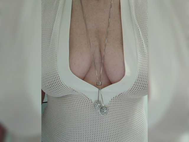 Tata42's BongaCams show and profile