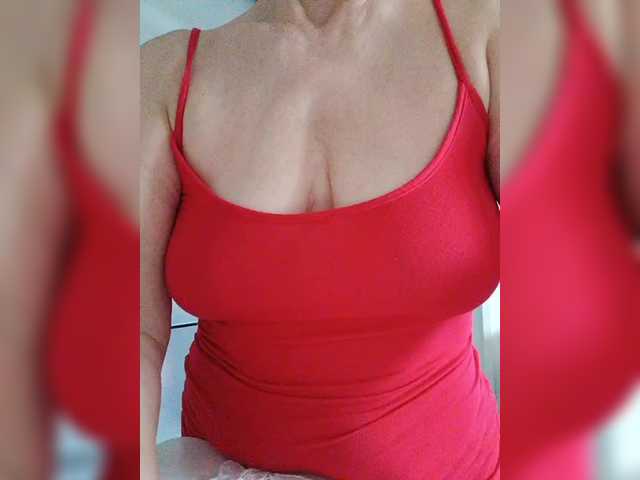 Tata42's BongaCams show and profile