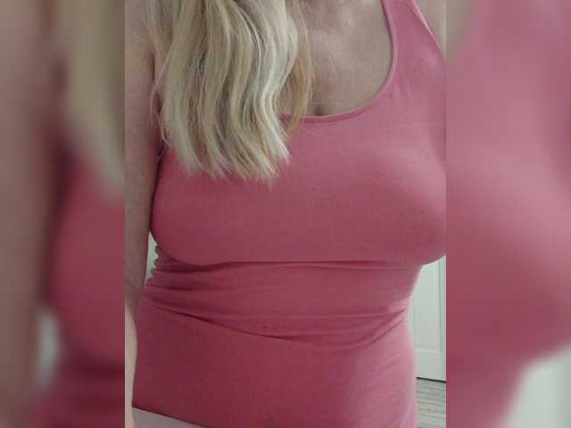 Tata42's BongaCams show and profile