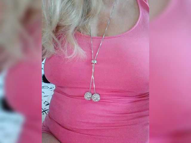 Tata42's BongaCams show and profile