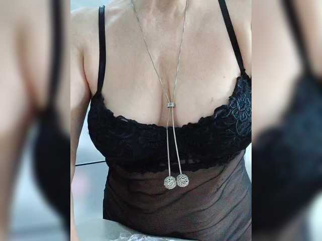 Tata42's BongaCams show and profile