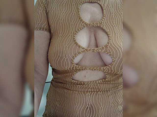 Tata42's BongaCams show and profile