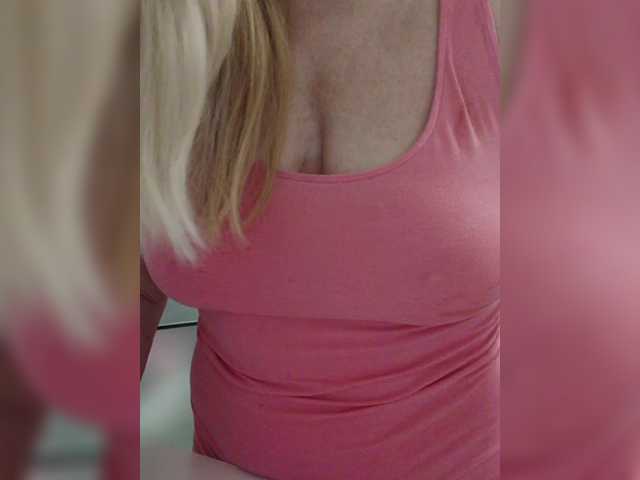 Tata42's BongaCams show and profile