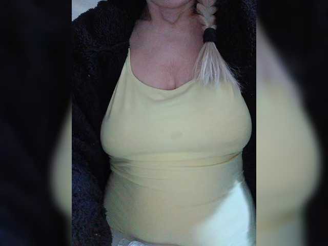 Tata42's BongaCams show and profile