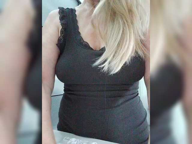 Tata42's BongaCams show and profile