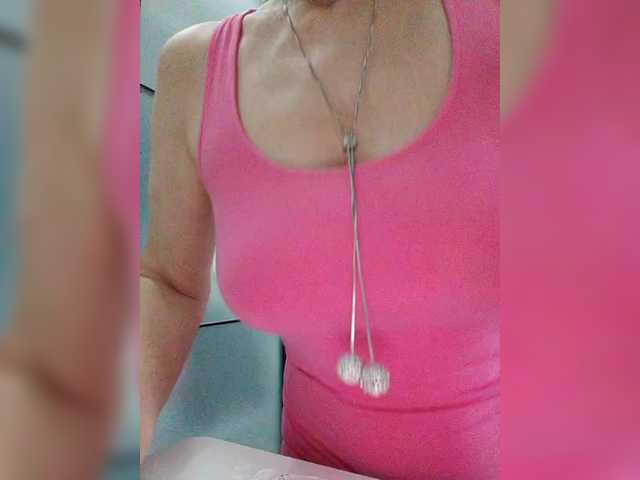 Tata42's BongaCams show and profile