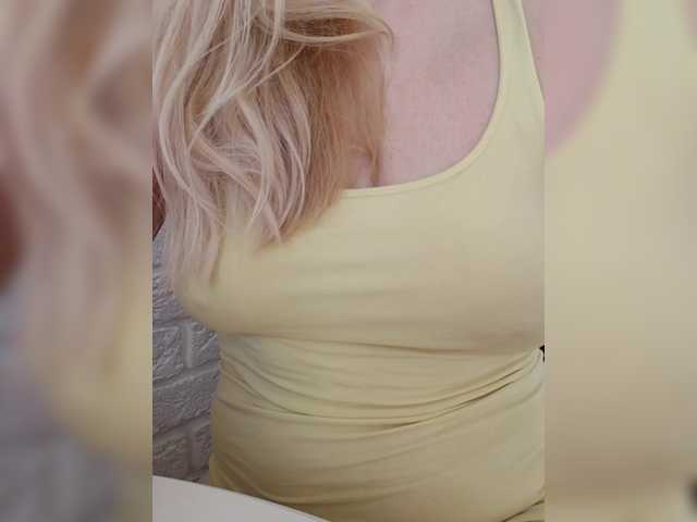 Tata42's BongaCams show and profile