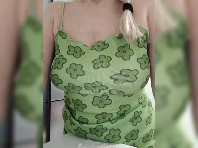 Tata42's BongaCams show and profile