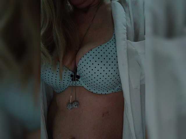 Tata42's BongaCams show and profile