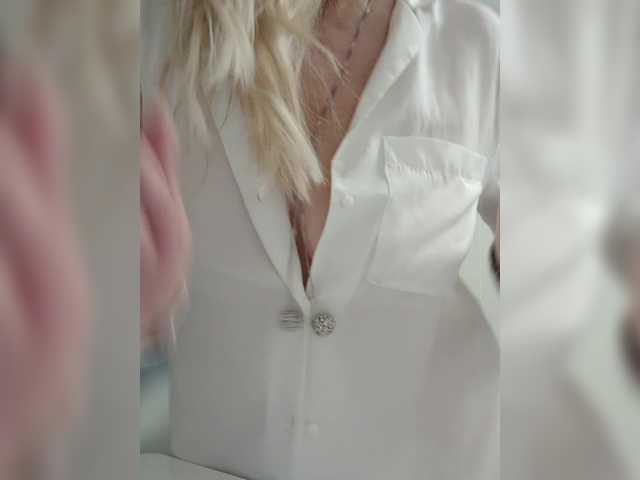 Tata42's BongaCams show and profile