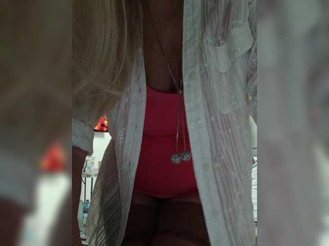 Tata42's BongaCams show and profile