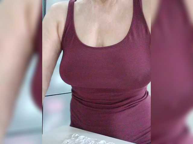 Tata42's BongaCams show and profile