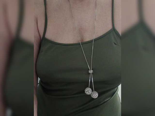 Tata42's BongaCams show and profile