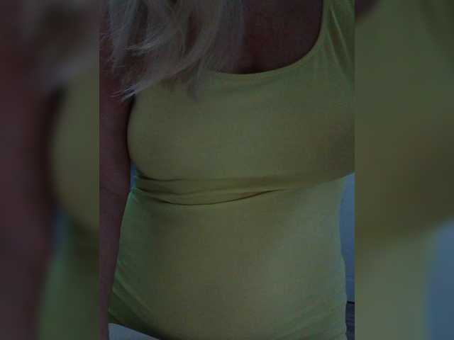 Tata42's BongaCams show and profile