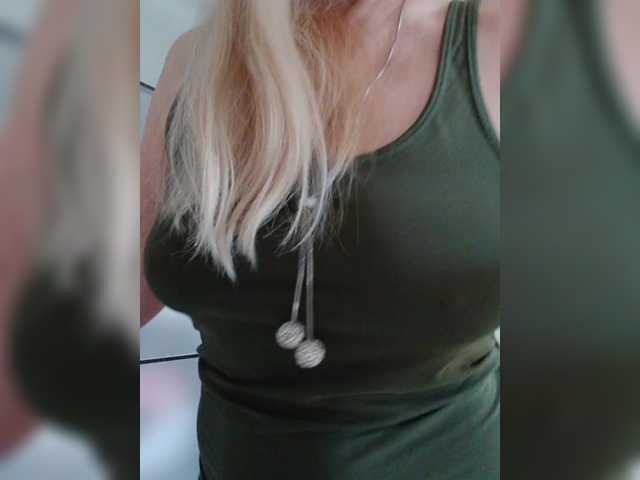 Tata42's BongaCams show and profile