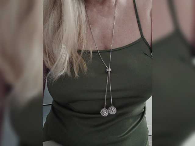 Tata42's BongaCams show and profile