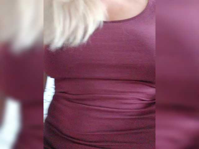 Tata42's BongaCams show and profile