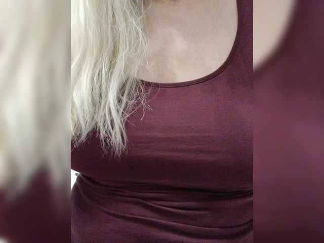 Tata42's BongaCams show and profile