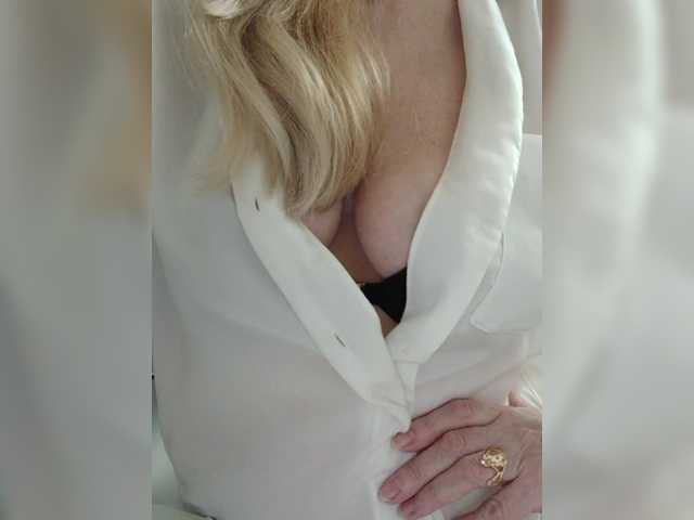 Tata42's BongaCams show and profile