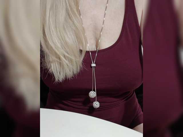 Tata42's BongaCams show and profile