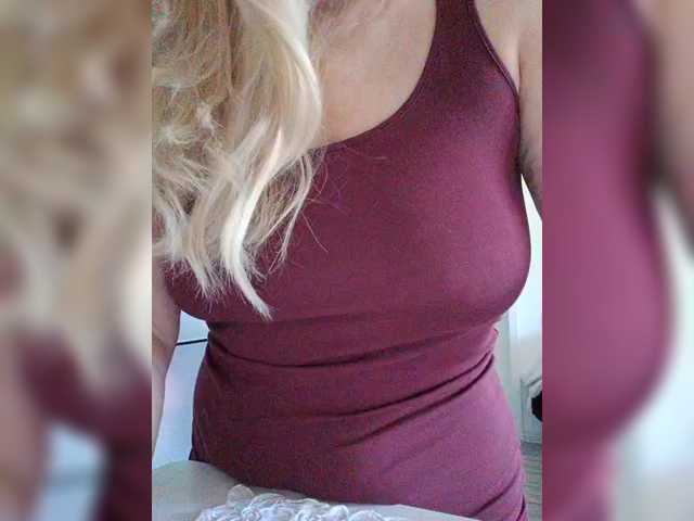 Tata42's BongaCams show and profile