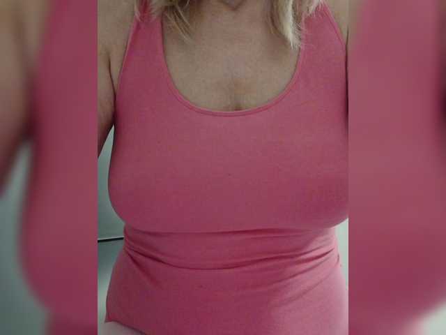 Tata42's BongaCams show and profile