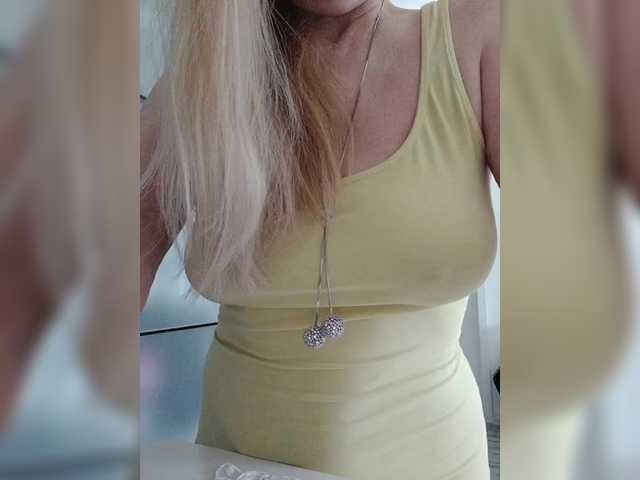 Tata42's BongaCams show and profile