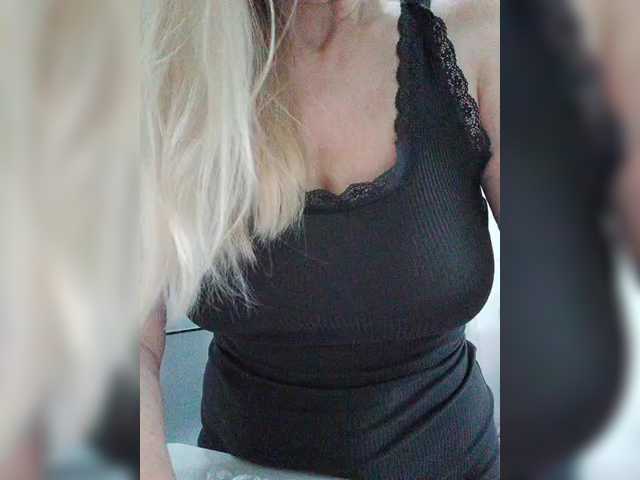 Tata42's BongaCams show and profile