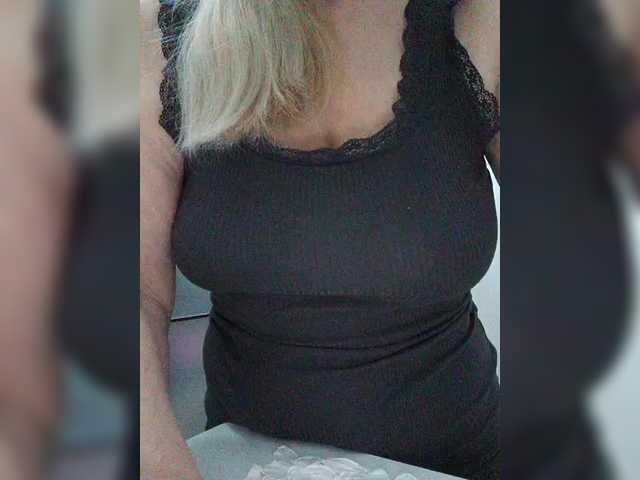 Tata42's BongaCams show and profile