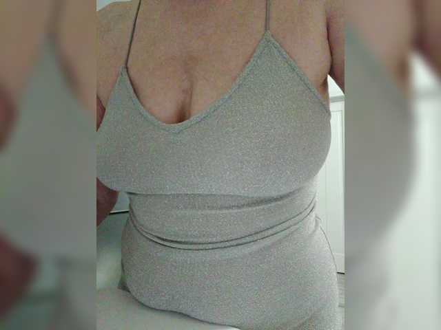 Tata42's BongaCams show and profile