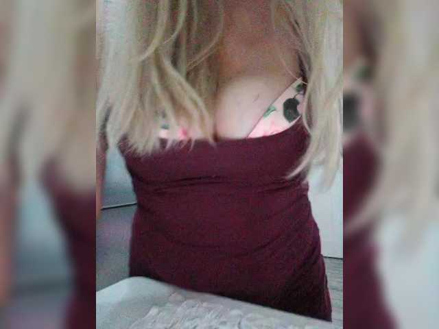 Tata42's BongaCams show and profile