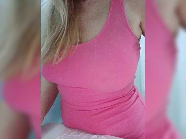 Tata42's BongaCams show and profile