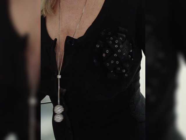 Tata42's BongaCams show and profile