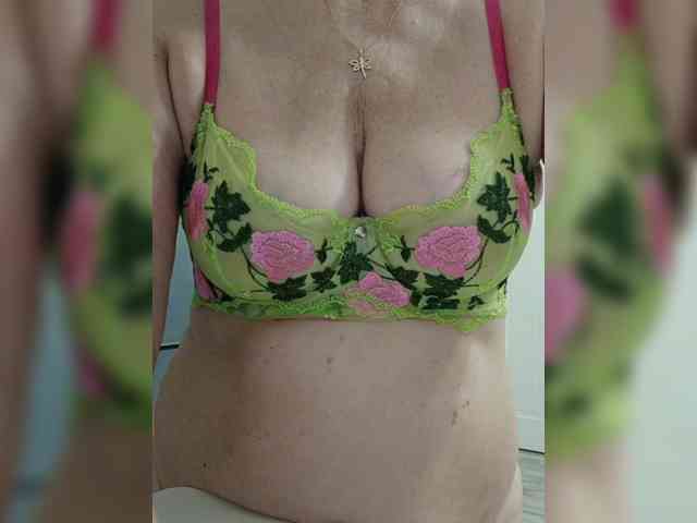 Tata42 Live Webcam on BongaCams