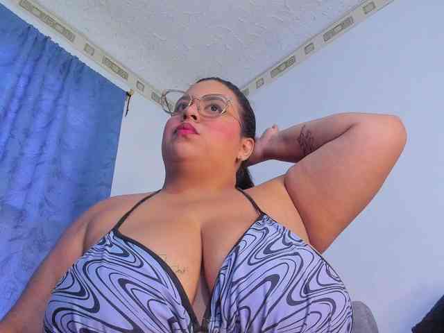 nahiiaa23 webcam