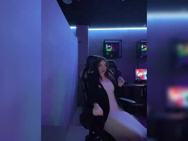 OlivkaVif's BongaCams show and profile