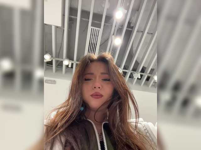 OlivkaVif's BongaCams show and profile