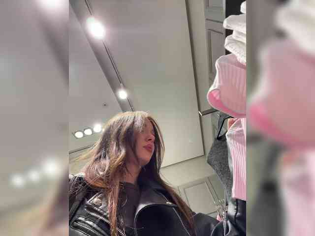 OlivkaVif Live Webcam on BongaCams