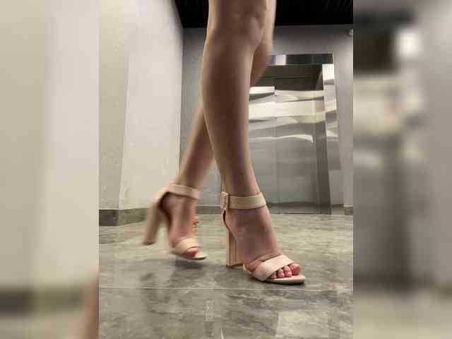 OlivkaVif Live Webcam on BongaCams