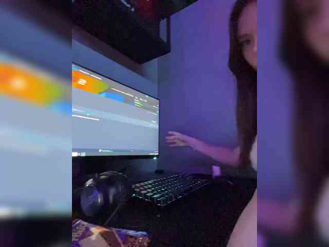 OlivkaVif Live Webcam on BongaCams