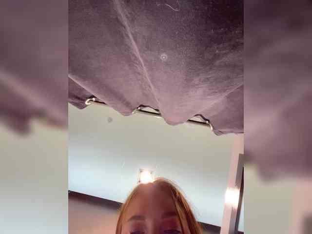 OlivkaVif Live Webcam on BongaCams