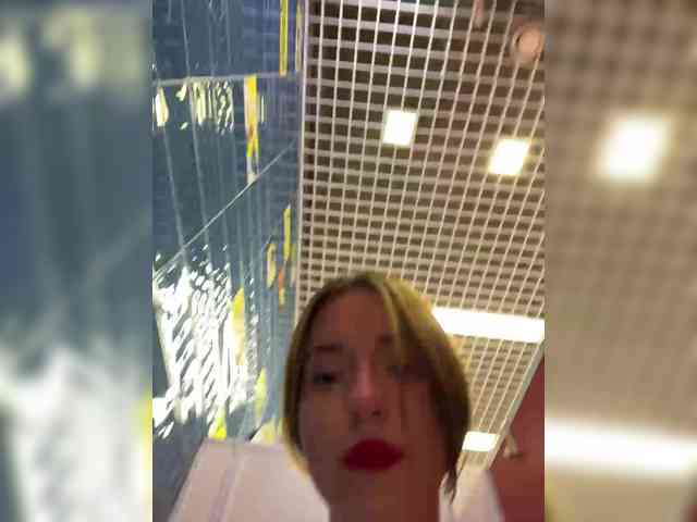 OlivkaVif Live Webcam on BongaCams