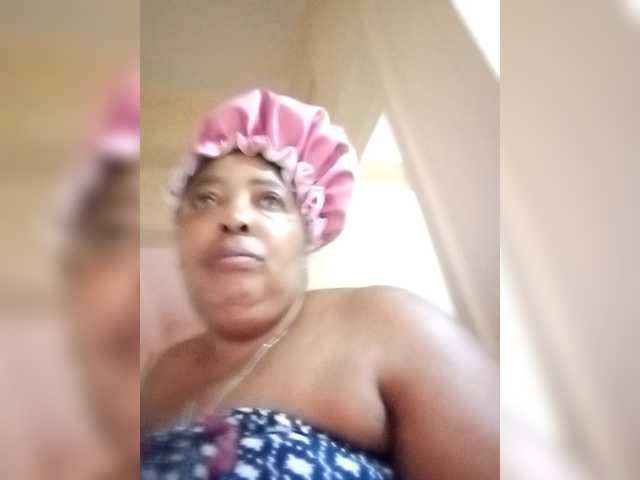 pussylips53's BongaCams show and profile